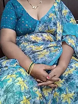 Snapshot of yours-kavaya chatting on 10.17.25 yours-kavaya online show from 10.17.25