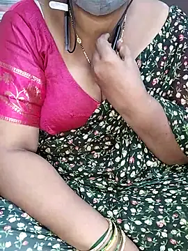 Snapshot of yours-kavaya chatting on 10.18.25 yours-kavaya online show from 10.18.25