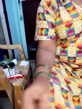 yours-kavaya online show from 11.04.25