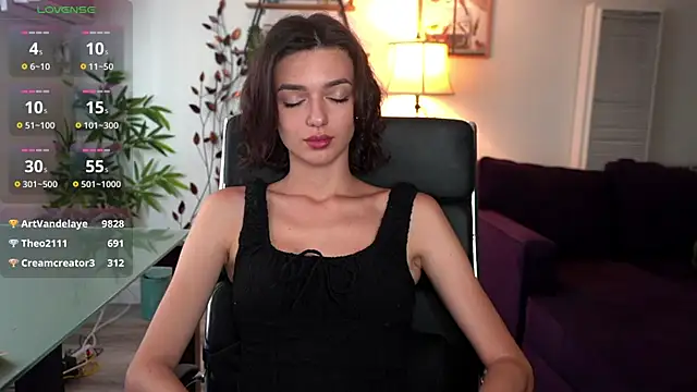 Snapshot of olivia_jeas chatting on 06.16.26 olivia jeas online show from 06.16.26
