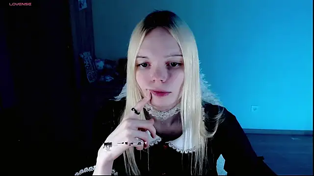 Snapshot of Emily_Nyaffee chatting on 02.21.25 Emily Nyaffee online show from 02.21.25