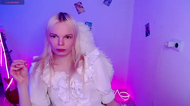 Snapshot of Emily_Nyaffee chatting on 12.02.25 Emily Nyaffee online show from 12.02.25