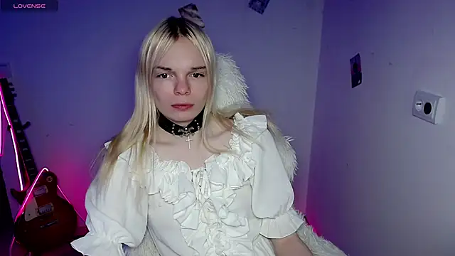 Emily Nyaffee online show from 12.20.25