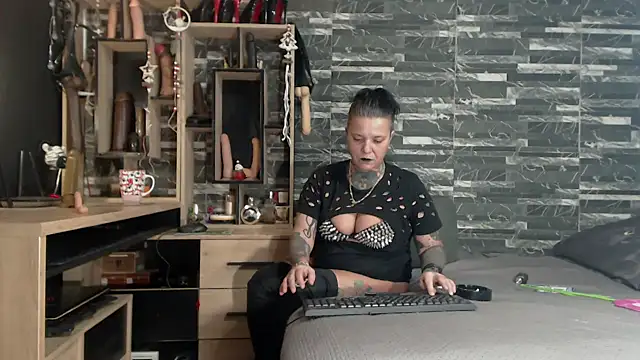 Mistress Miry online show from 12.23.24