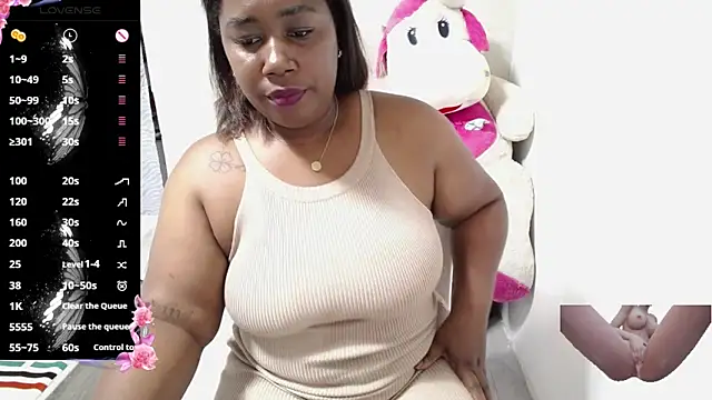 Snapshot of thickebonymilfF chatting on 11.10.25 thickebonymilfF online show from 11.10.25