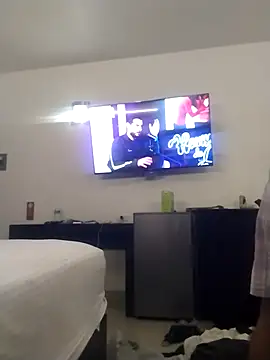 Snapshot of Renooo04 chatting on 02.18.26 Renooo04 online show from 02.18.26