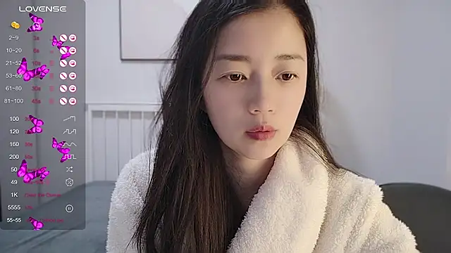 Snapshot of A-xena chatting on 12.26.24 A-xena online show from 12.26.24