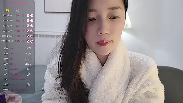 Snapshot of A-xena chatting on 12.27.24 A-xena online show from 12.27.24