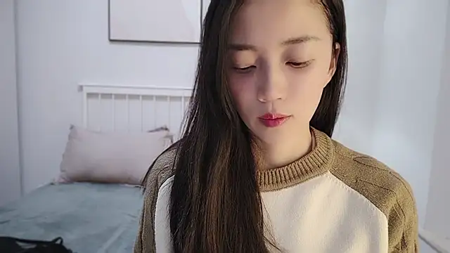 Snapshot of A-xena chatting on 01.01.25 A-xena online show from 01.01.25