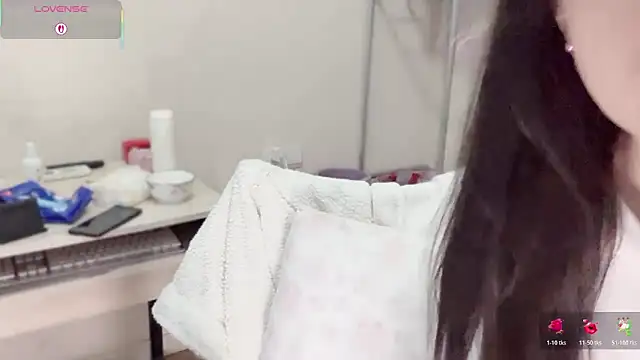 A-xena online show from 11.23.25