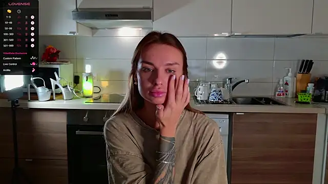 MissLovex online show from 10.14.25