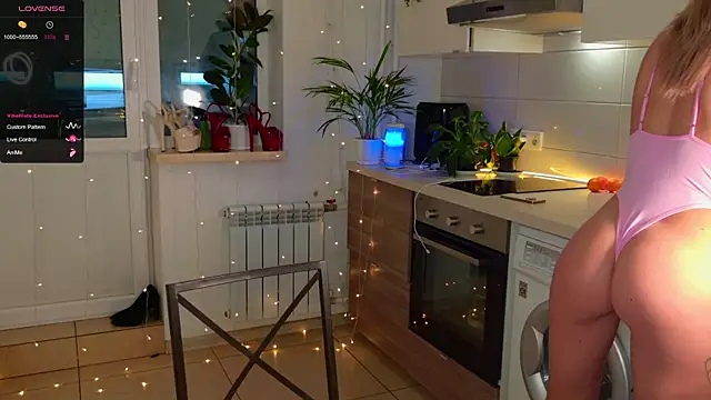 MissLovex online show from 12.19.25