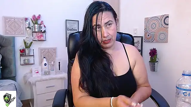 amalia brunette online show from 12.30.24