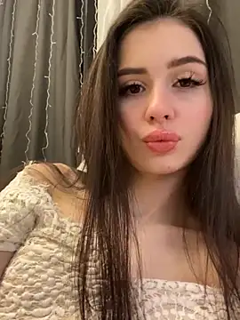 SofiaLaLight online show from 12.18.24