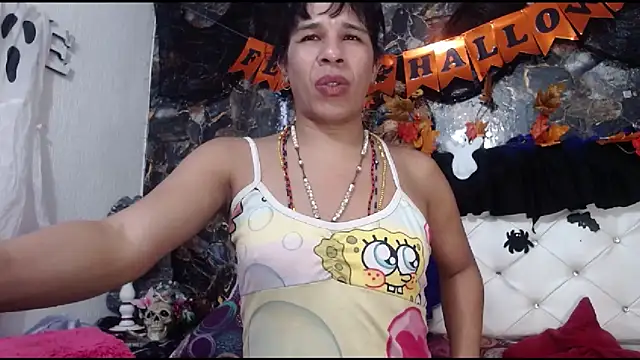 Snapshot of DesireDirtyTS__ chatting on 10.20.25 DesireDirtyTS online show from 10.20.25