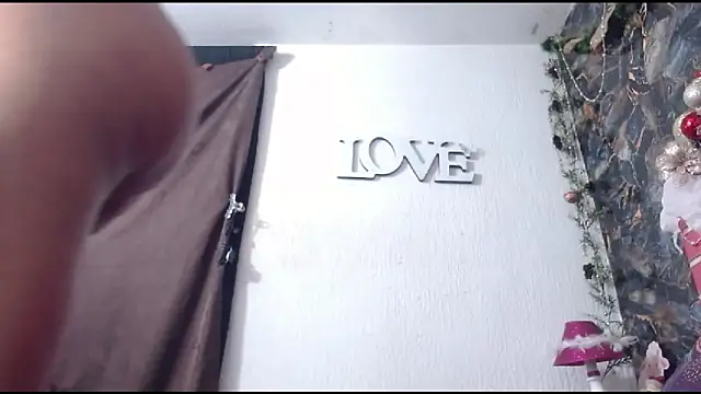 Snapshot of DesireDirtyTS__ chatting on 11.06.25 DesireDirtyTS online show from 11.06.25