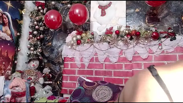 Snapshot of DesireDirtyTS__ chatting on 11.28.25 DesireDirtyTS online show from 11.28.25