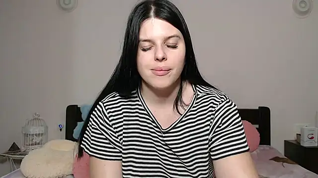 Snapshot of Annatrybebetter chatting on 09.18.25 Annatrybebetter online show from 09.18.25