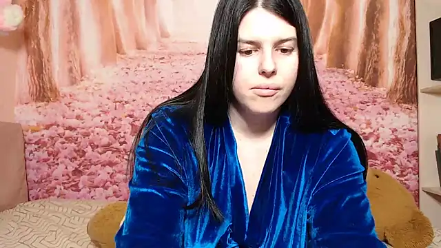 Snapshot of Annatrybebetter chatting on 11.13.25 Annatrybebetter online show from 11.13.25