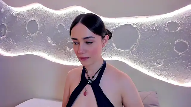 Kate Amaretto  online show from 12.13.25