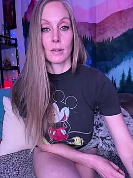 Snapshot of ItsDanniG chatting on 02.09.26 ItsDanniG online show from 02.09.26