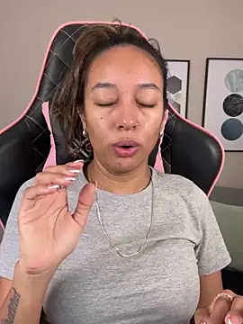 DianaHopson online show from 03.11.25