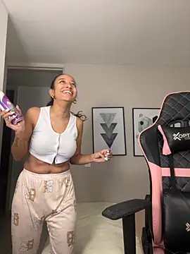 DianaHopson online show from 09.17.25