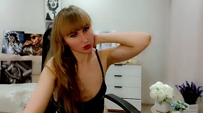 Snapshot of EveLove33 chatting on 03.15.25 EveLove33 online show from 03.15.25