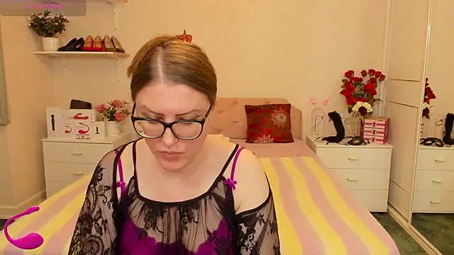 Snapshot of AmandamurX chatting on 06.24.26 AmandamurX online show from 06.24.26