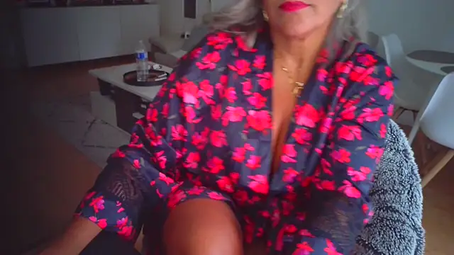 Snapshot of sarametisse26 chatting on 09.24.25 sarametisse26 online show from 09.24.25