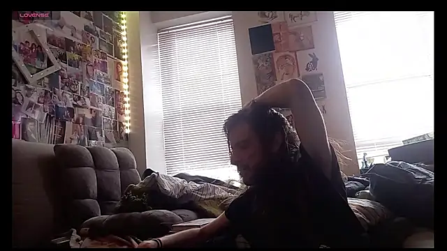 Snapshot of DownstairsSky chatting on 12.15.24 DownstairsSky online show from 12.15.24