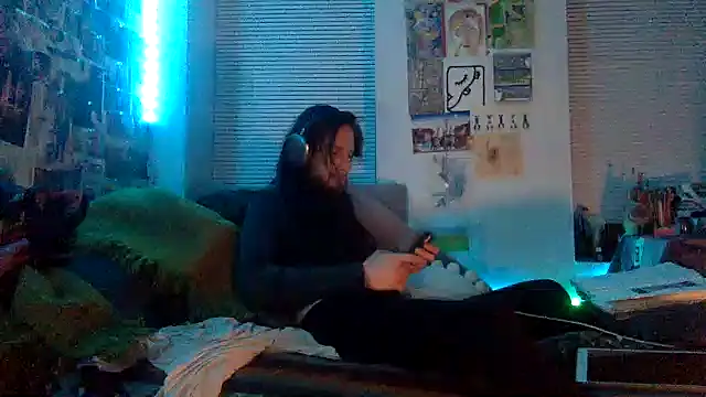 Snapshot of DownstairsSky chatting on 12.24.24 DownstairsSky online show from 12.24.24