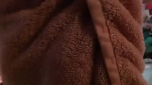 Snapshot of DownstairsSky chatting on 01.11.25 DownstairsSky online show from 01.11.25