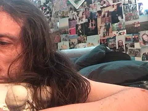 Snapshot of DownstairsSky chatting on 01.27.25 DownstairsSky online show from 01.27.25