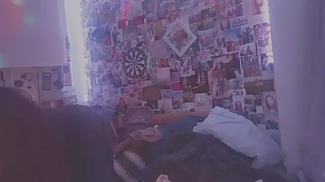 Snapshot of DownstairsSky chatting on 02.14.25 DownstairsSky online show from 02.14.25