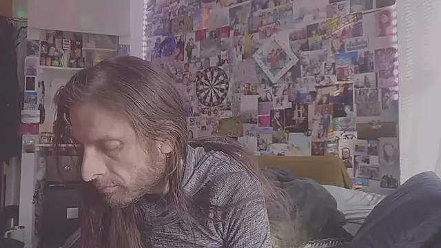 Snapshot of DownstairsSky chatting on 02.17.25 DownstairsSky online show from 02.17.25