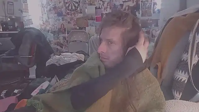 Snapshot of DownstairsSky chatting on 02.21.25 DownstairsSky online show from 02.21.25