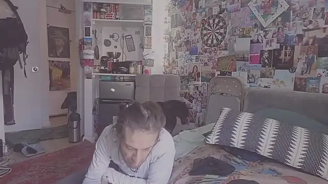 Snapshot of DownstairsSky chatting on 02.24.25 DownstairsSky online show from 02.24.25