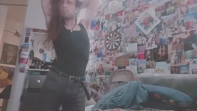 Snapshot of DownstairsSky chatting on 02.26.25 DownstairsSky online show from 02.26.25