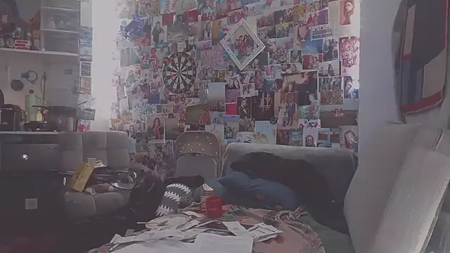 Snapshot of DownstairsSky chatting on 02.28.25 DownstairsSky online show from 02.28.25