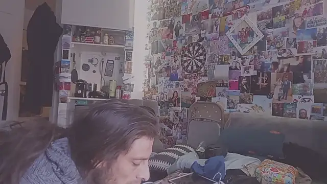 Snapshot of DownstairsSky chatting on 03.02.25 DownstairsSky online show from 03.02.25