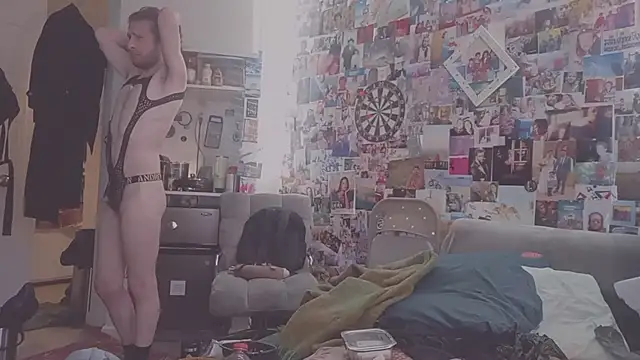 Snapshot of DownstairsSky chatting on 03.02.25 DownstairsSky online show from 03.02.25