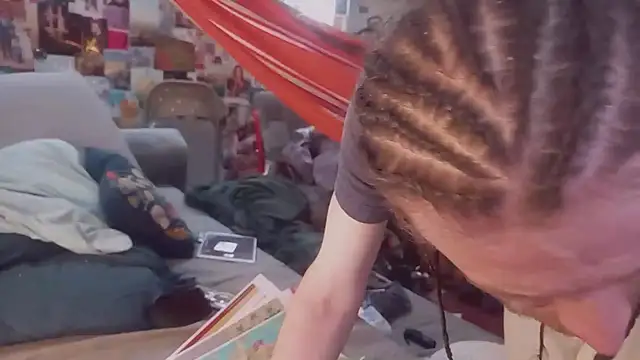 Snapshot of DownstairsSky chatting on 03.16.25 DownstairsSky online show from 03.16.25