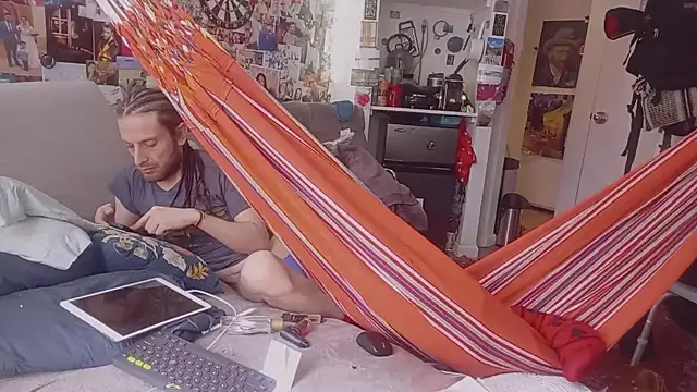 Snapshot of DownstairsSky chatting on 03.16.25 DownstairsSky online show from 03.16.25