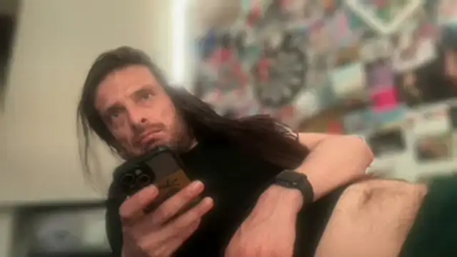 Snapshot of DownstairsSky chatting on 10.03.25 DownstairsSky online show from 10.03.25