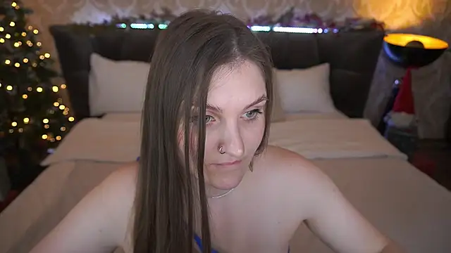 Snapshot of EmmyCharmm chatting on 12.30.24 EmmyCharmm online show from 12.30.24