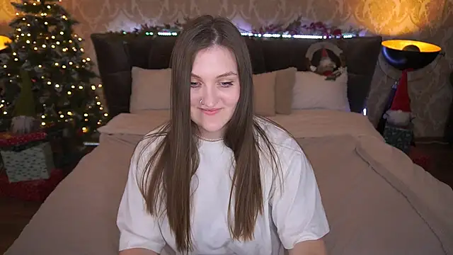 Snapshot of EmmyCharmm chatting on 01.01.25 EmmyCharmm online show from 01.01.25