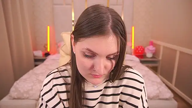 Snapshot of EmmyCharmm chatting on 03.06.25 EmmyCharmm online show from 03.06.25