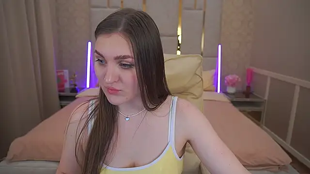 Snapshot of EmmyCharmm chatting on 03.19.25 EmmyCharmm online show from 03.19.25