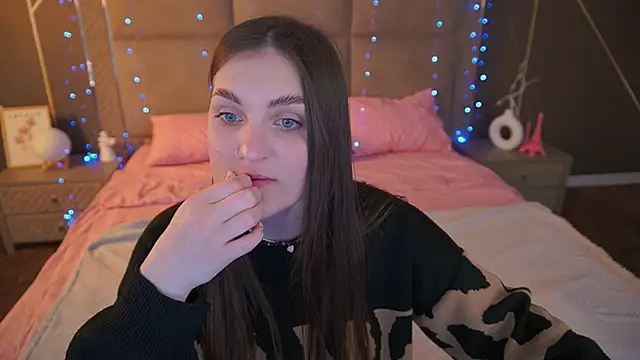 EmmyCharmm online show from 02.09.26